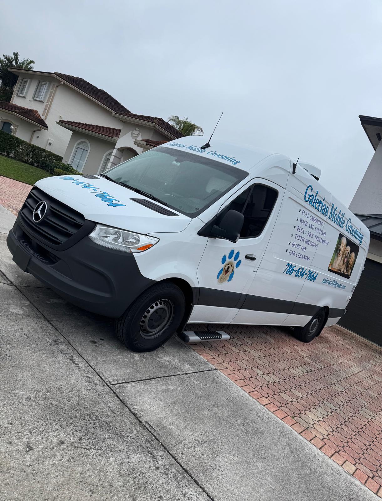 Premium Mobile Pet Grooming Van